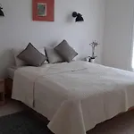 Bel Avec Grande Terrasse Ensoleillee Et Jardin Apartment