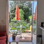Bel Avec Grande Terrasse Ensoleillee Et Jardin Perpignan