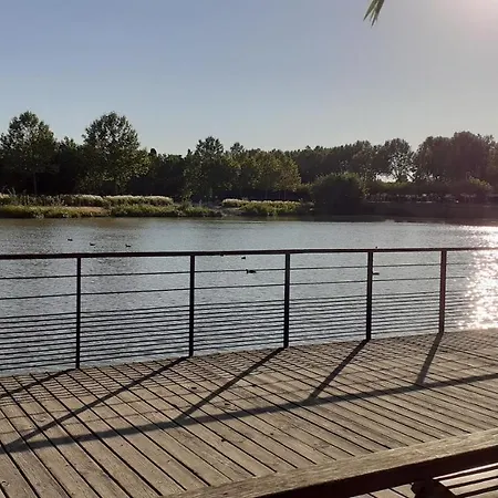 Bel Avec Grande Terrasse Ensoleillée Et Jardin