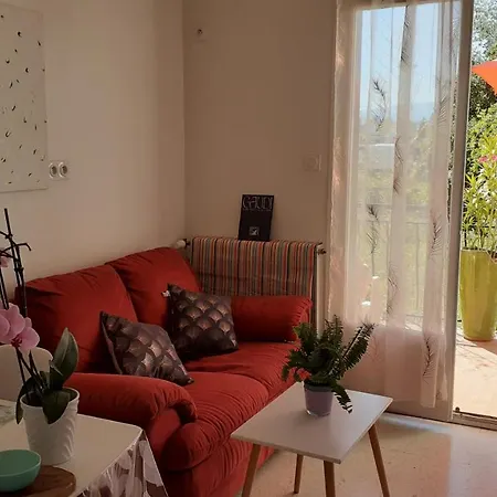 Bel Avec Grande Terrasse Ensoleillée Et Jardin *