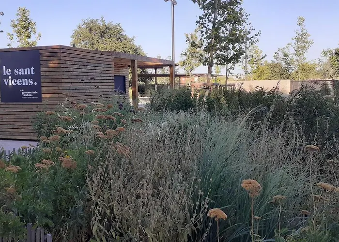 Bel Avec Grande Terrasse Ensoleillee Et Jardin Apartament Perpignan