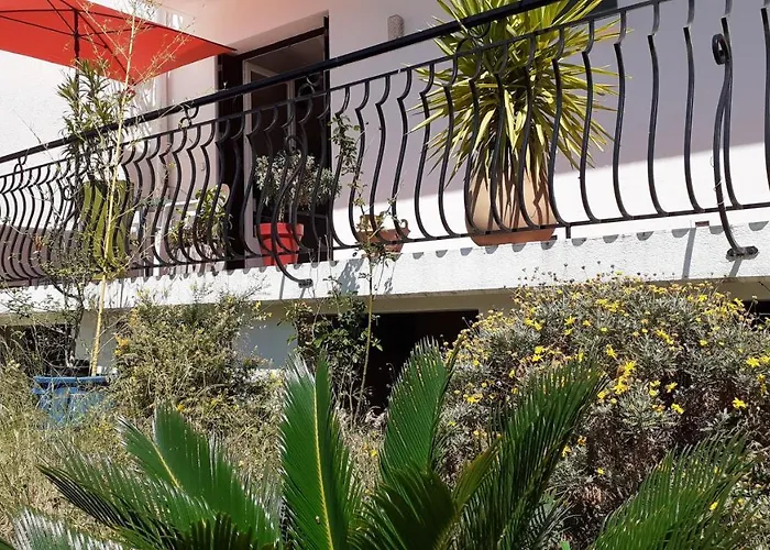 Bel Avec Grande Terrasse Ensoleillee Et Jardin Apartment Perpignan