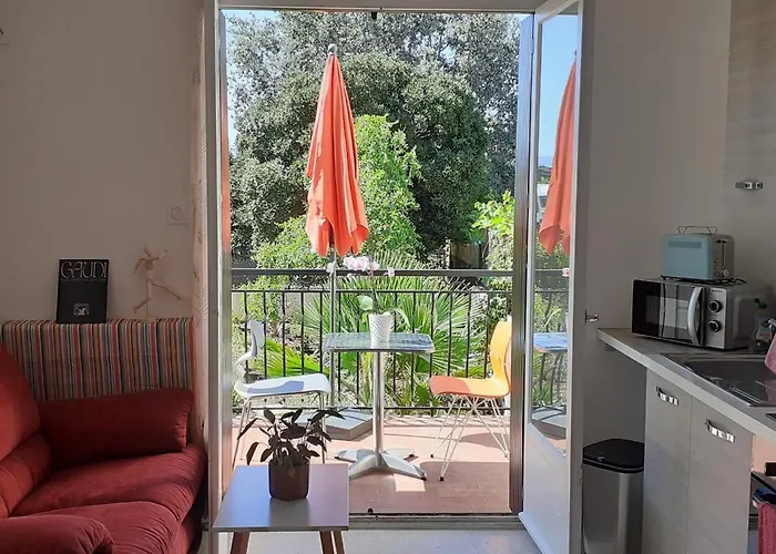 Bel Avec Grande Terrasse Ensoleillee Et Jardin Perpignan